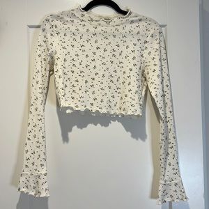 Storia - Cropped Long Sleeve Shirt with Purple Flowers